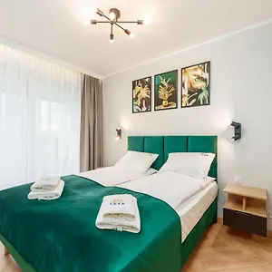 laba-koobrzeg-apartamenty-kasprowicza-20c-z-parkingiem.kolobrzeghotels.com/